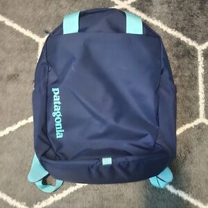 Patagonia Atom 20L tote pack